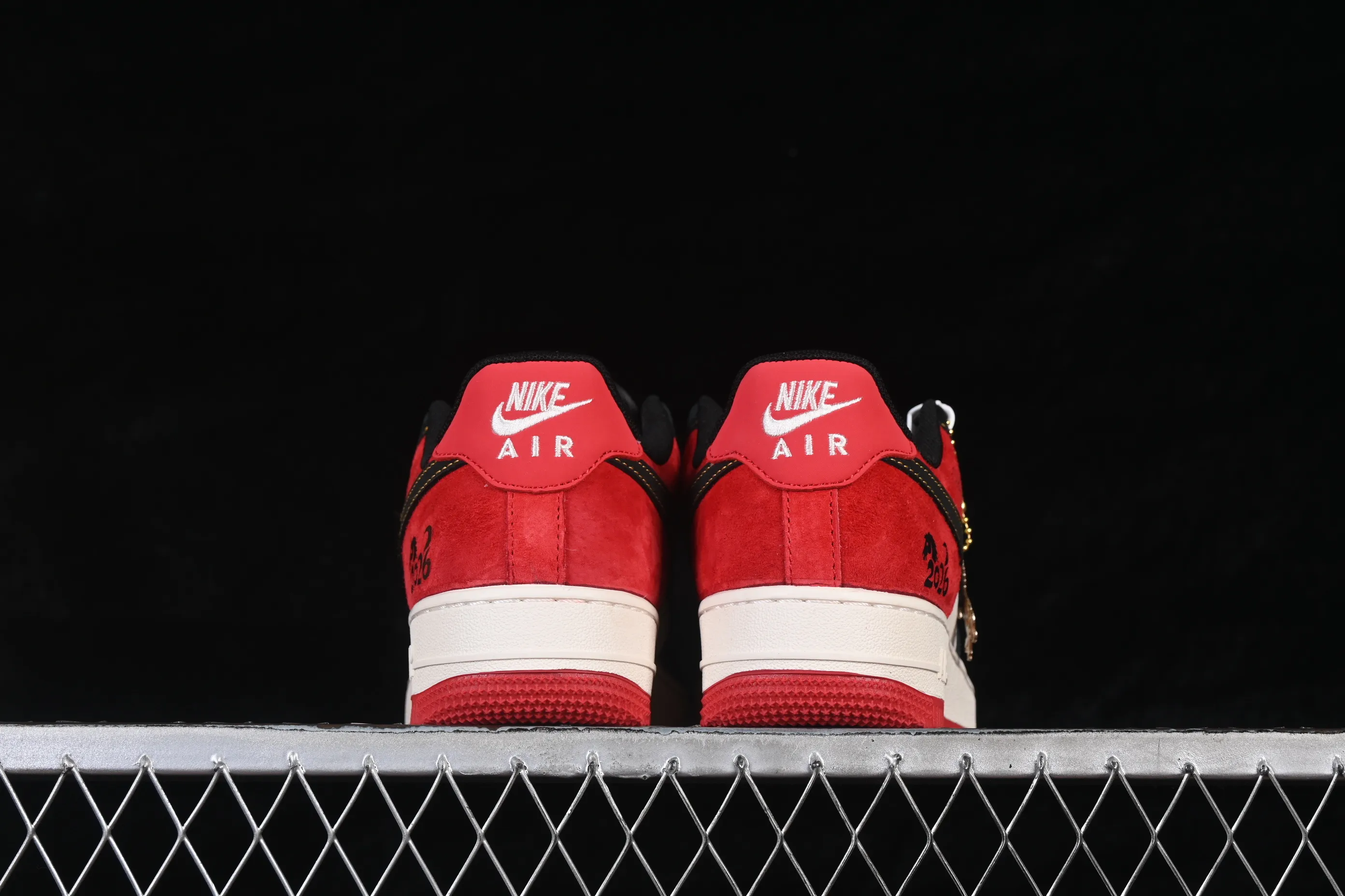All categories Nk Air Force 1 Air Force series Nk Air Force 1 Low Air Force low-top Nike Air Force 1'07 Low Black, white and red contrast Air Force 1 low-top casual sneakers HT5088-618